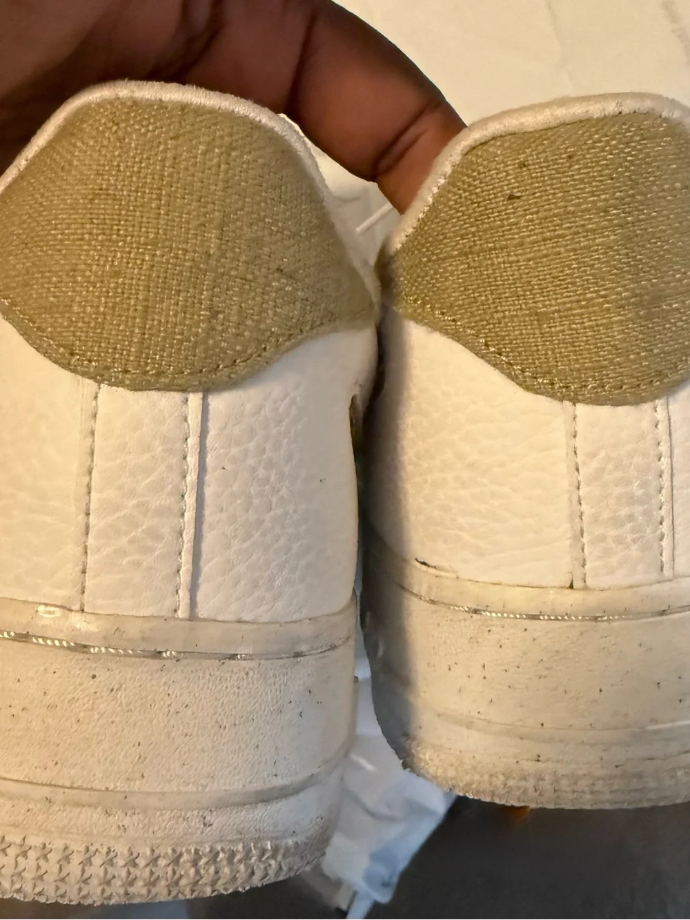 N/A comfortable white